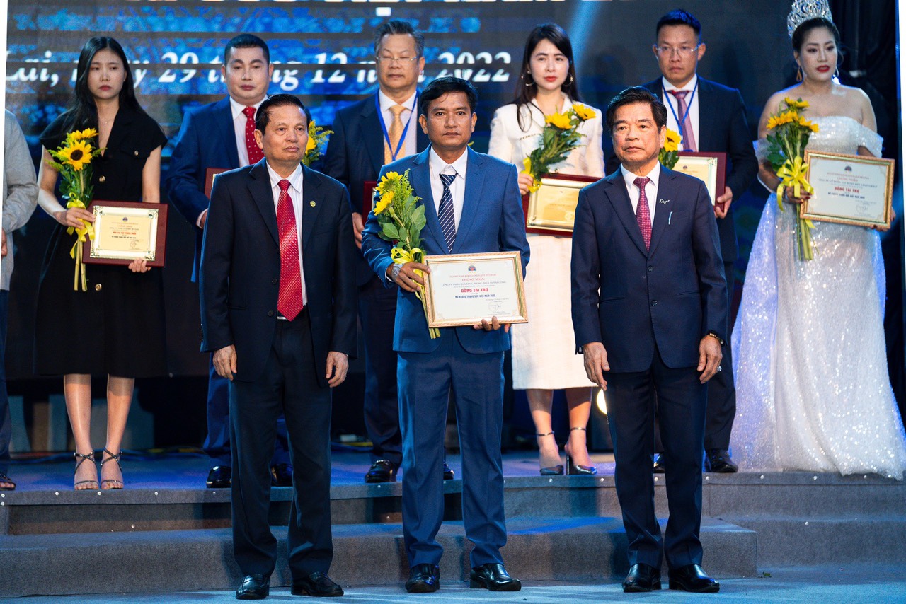 Người thổi hồn vào sản phẩm phong thủy