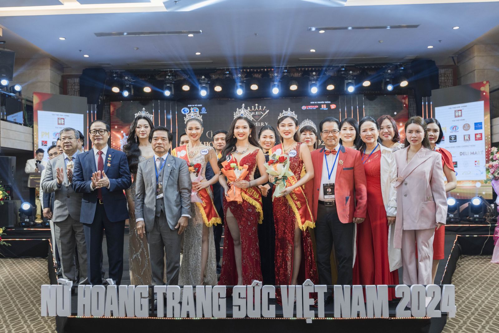 nữ hoàng trang sức 2022